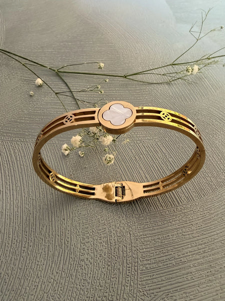 Clover Bloom Bracelet