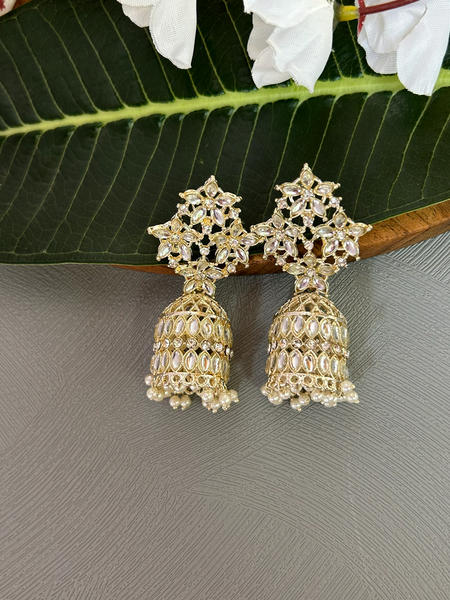Shwet Kundan Floral Jhumka