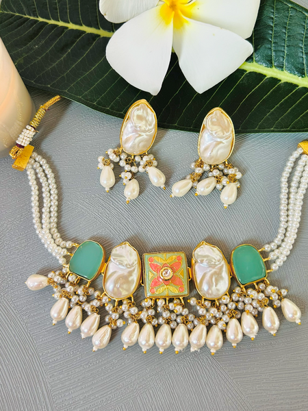 Moonmist Mother of Pearl Necklace Set